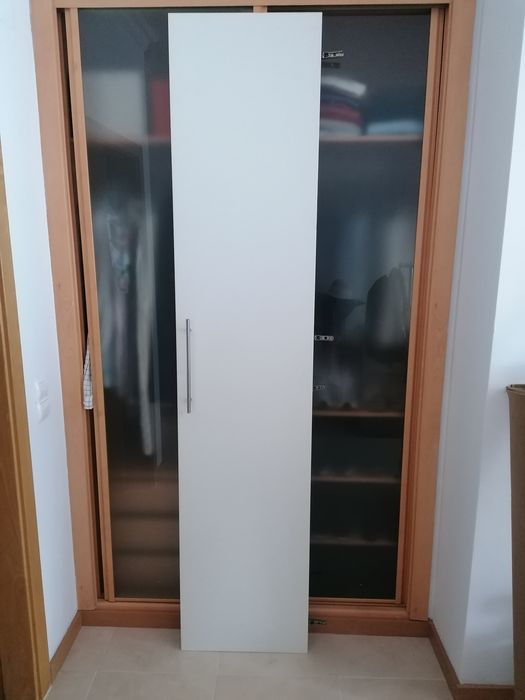 1 Porta IKEA em bom estado