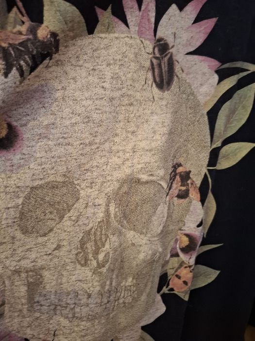 T Shirt Pull and Bear Caveira