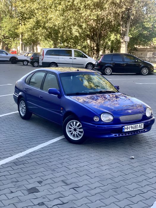 Продам Toyota Corolla 1.6 бензин, 2000 год
