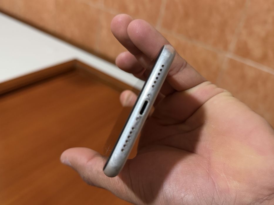 Iphone 11 64GB disponivel