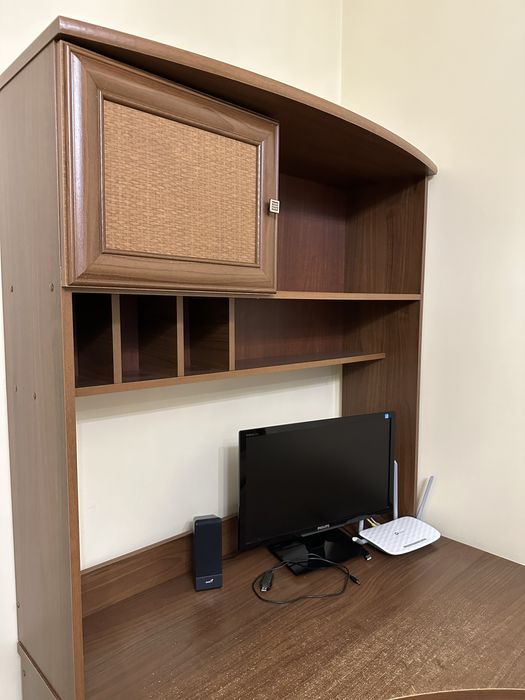 Стіл компюєтерний для дому висота 1,85, ширина 1,10,ліва сторона 1,10,