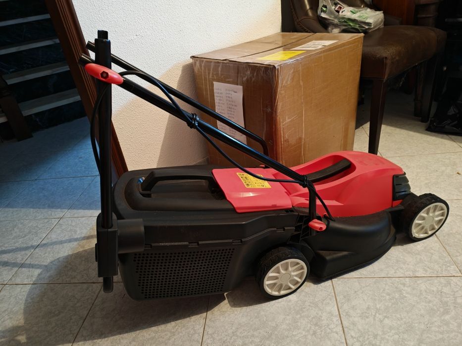 Corta relva elétrico 1000w
1000W 320mm