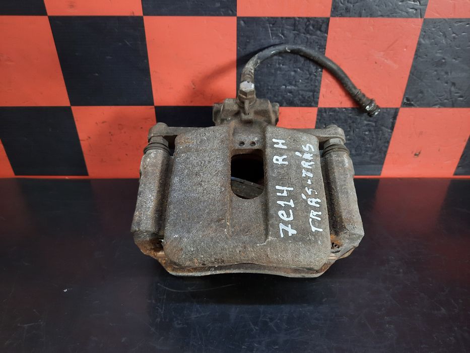 Pinça travão / maxila de travão trás direita MITSUBISHI TRUCKS Canter