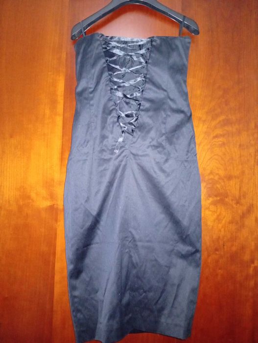 Vários artigos de roupa