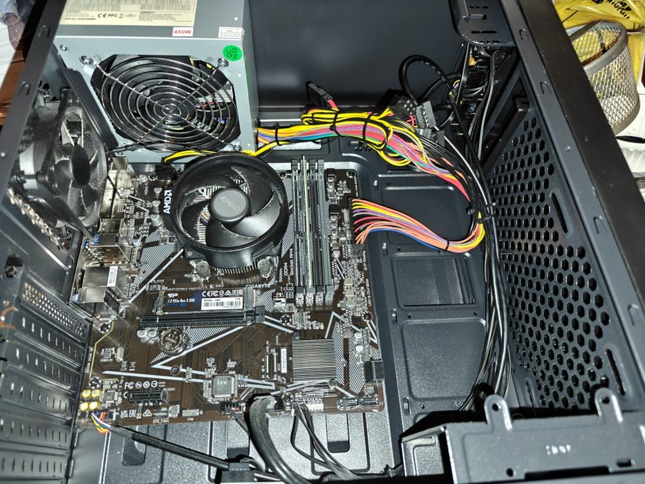 Komputer NTT ZKO-R3A520-EU24 R3 4300G 16GB RAM 1TB Dysk SSD Win11