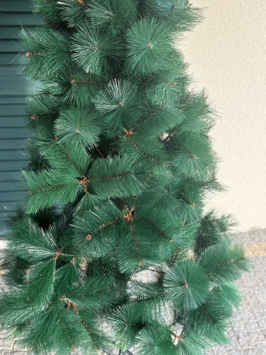 Árvore Natal 180cm+ luzes brancas + bolas + estrela