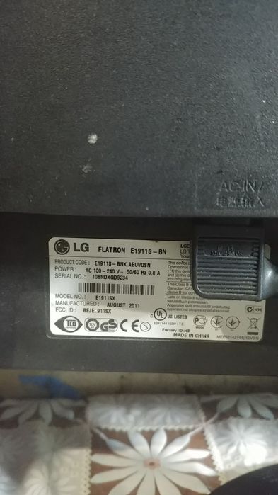 Монітор 18.5" LG Electronics Flatron E1911S-BN Black