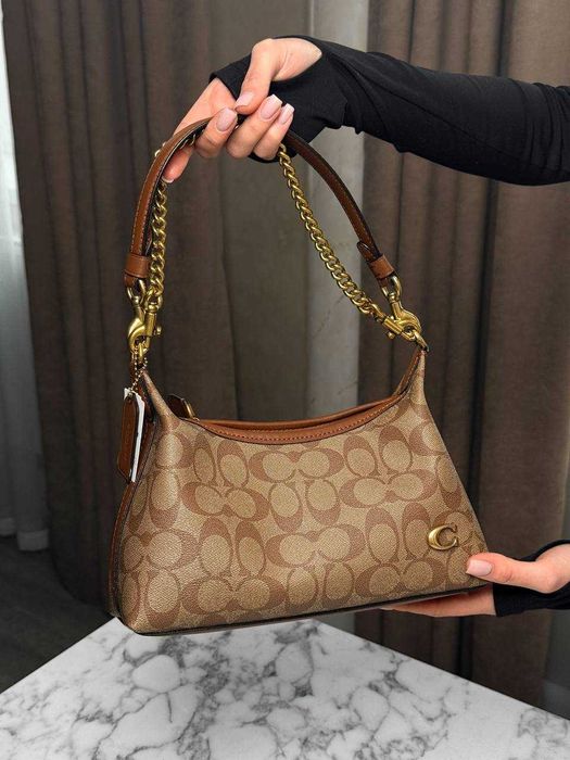 Coach Shoulder Bag in Signature Canvas