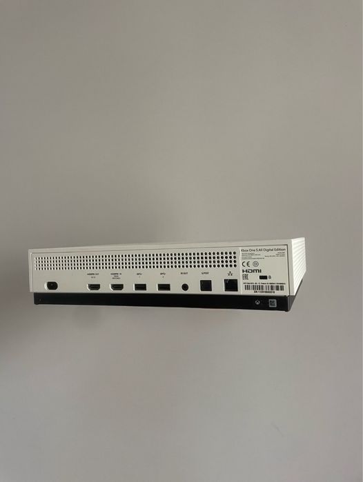 Ігрова приставка xbox one s