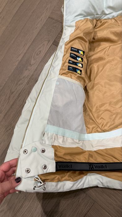 Гірськолижний костюм