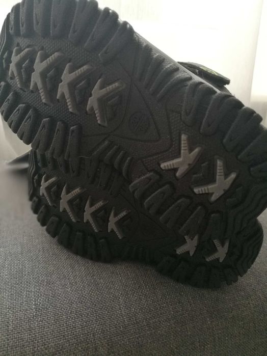 Sprzedam NOWE buty dla dziecka rozmiar 20