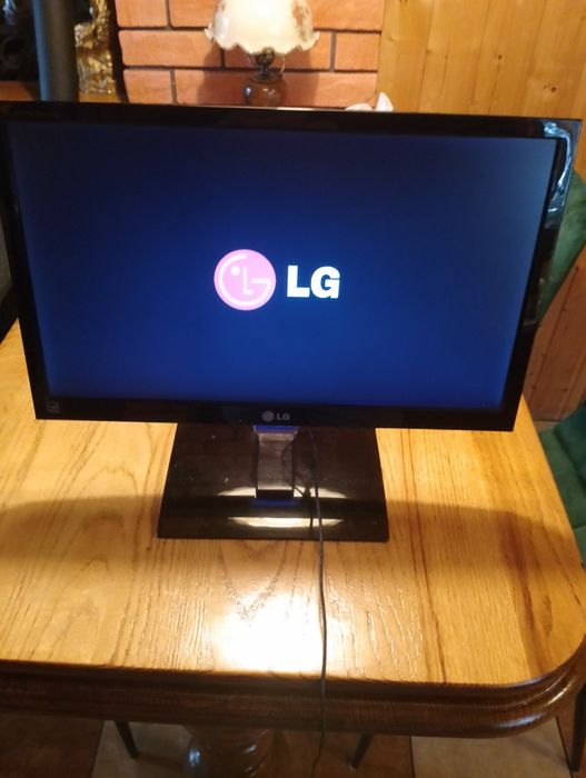 Monitor  komputerowy