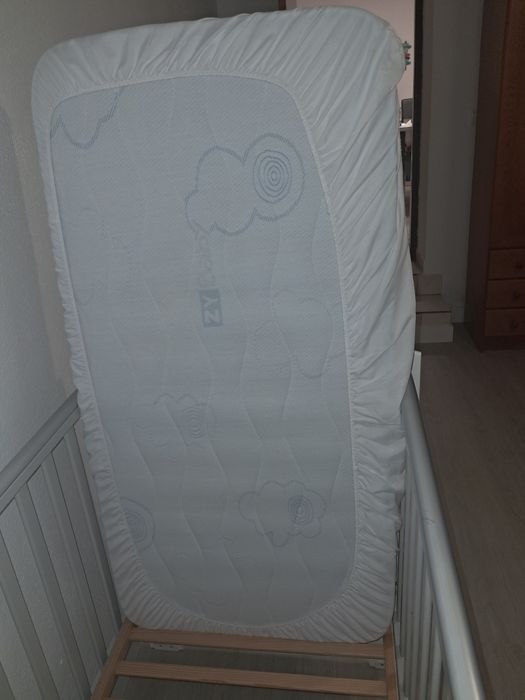 Berço- cama de grades