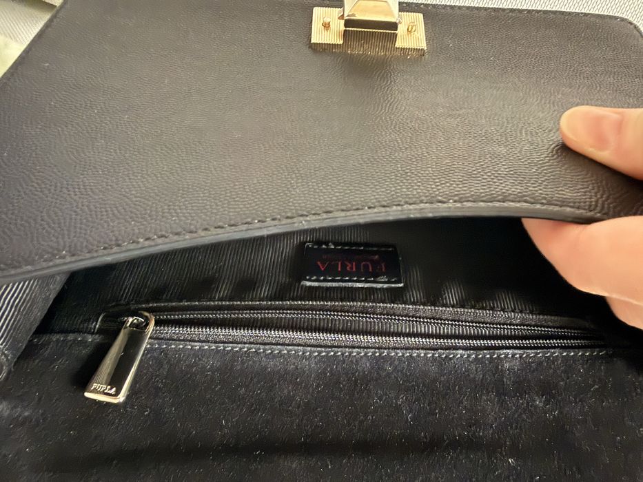 Furla czarna skóra model MIMI zlote elementy