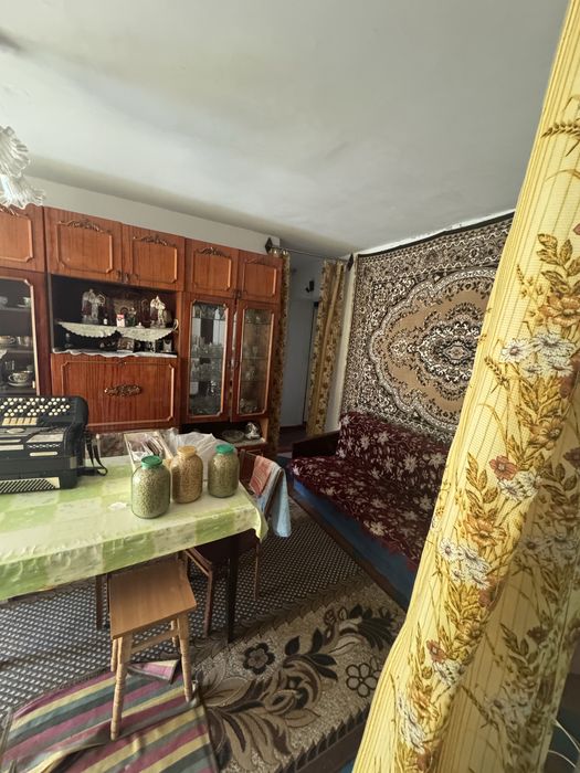 Продам 3 х комнатную квартиру под ремонт!glad