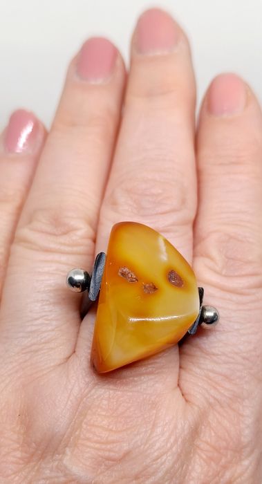 Pierścionek autorski bursztyn rozm 22