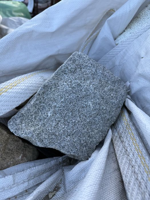 Kostka granitowa 18cm x18cm