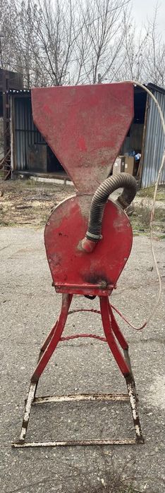 Продам зернодробилку, ДКУ.