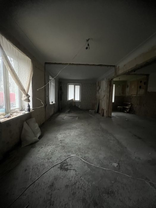 Продам 3 кім Сталінку під бізнес