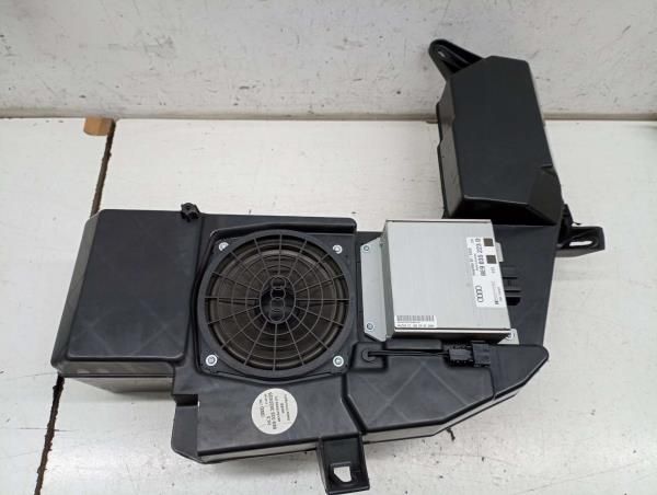 Subwoofer - AUDI A4 Avant (8ED, B7) | 04 - 08