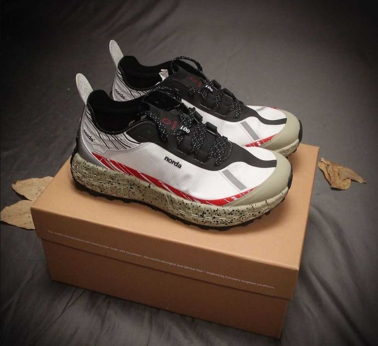 Кросівки для бігу трейлові Norda 001