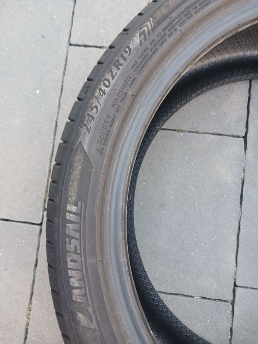 Продам шини 245/40 ZR19