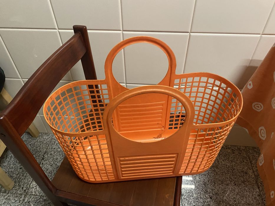 Cesto em pvc novo