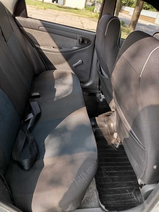 Автомобіль Daewoo Lanos