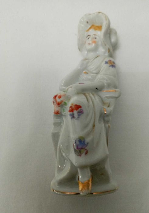 Продам статуэтку Дама