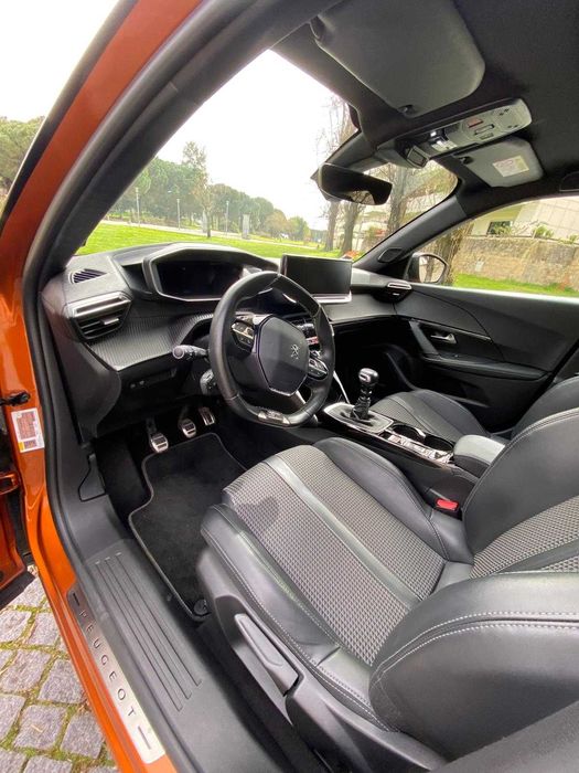 Peugeot 2008 Pack GT laranja impecável