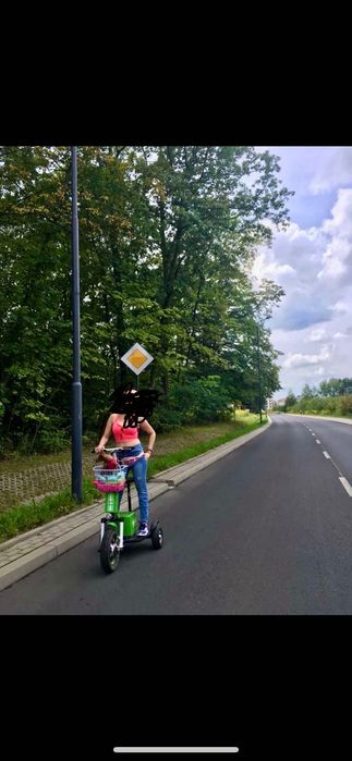 Duży skuter 3 kołowy