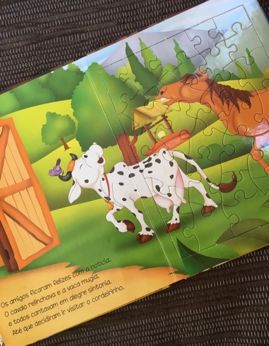Livro infantil com puzzle