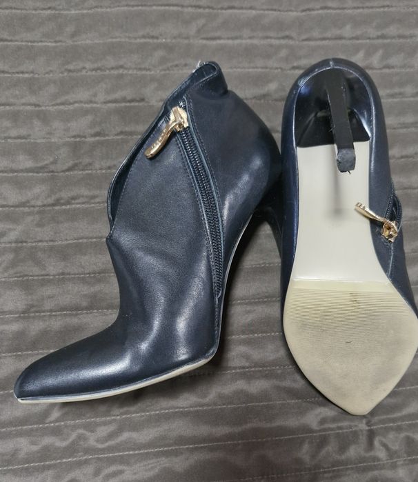 Ботільойни шкірні, італія