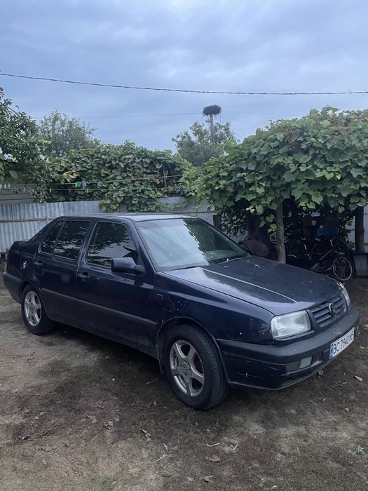 Продам VOLSVAGEN VENTO 1.4 бензин можливий обмін на трактор