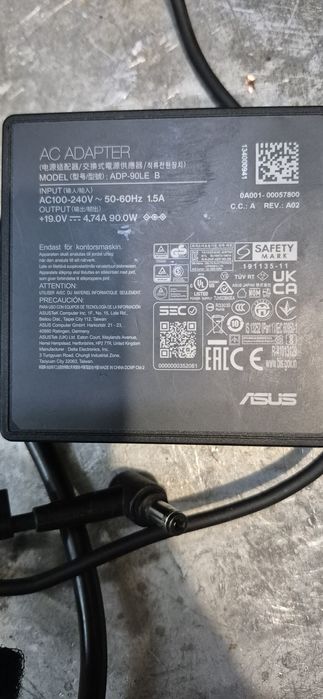 блок живлення (AC адаптер) для ноутбука ASUS, модель ADP-90LE B.