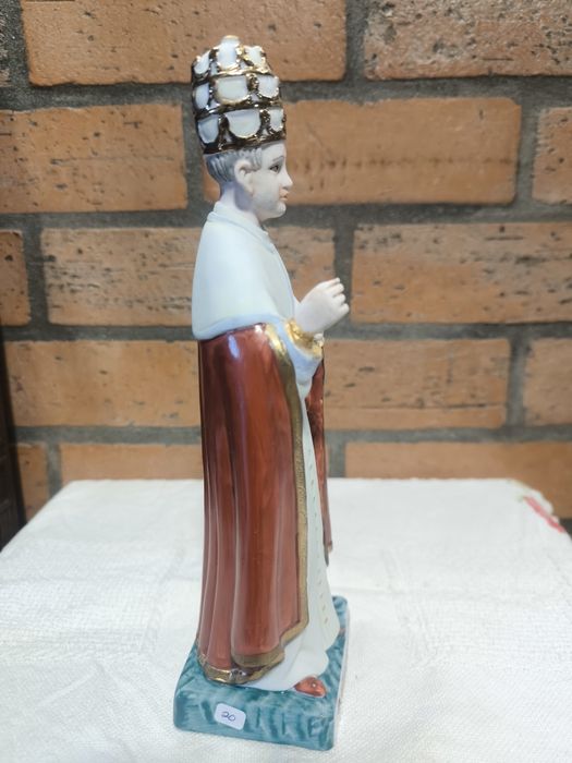 Estatua São Gregorio VII em Porcelana