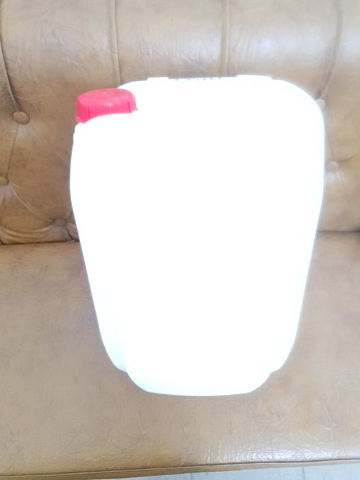 Продам каністри 20л.