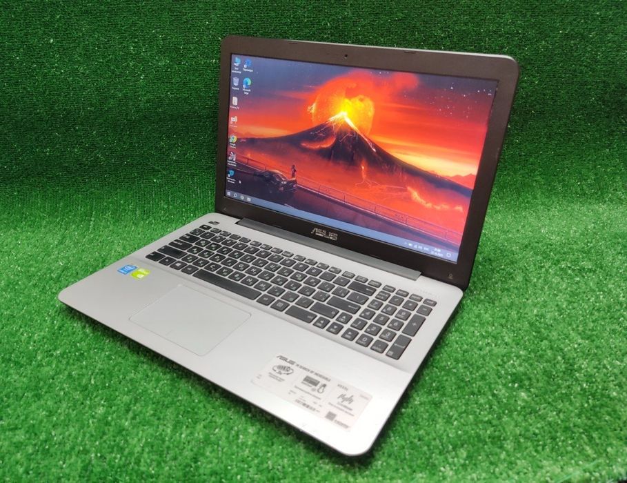 Ігровий Asus i3-5005u/8gb/GT920m/240