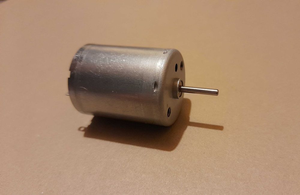 Silnik modelarski 12V, symbol:  RK-370CA-14420 BN081518 nowy