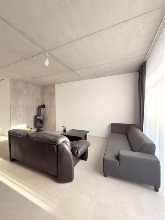 Продаж котеджу- таунхаус з частковим ремонтом в с. Конопниця