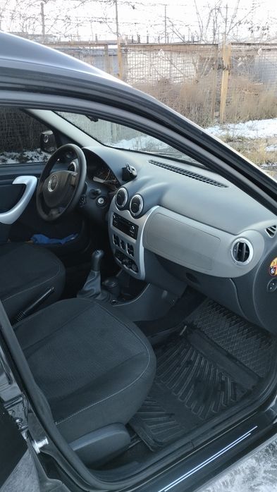 Дача логан мсв семьи мест