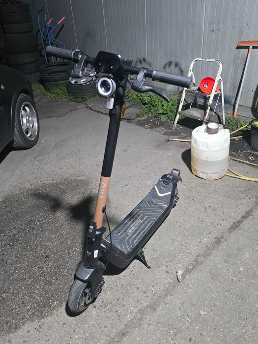 Електросамокат NIU KICK SCOOTER KQi3 Pro