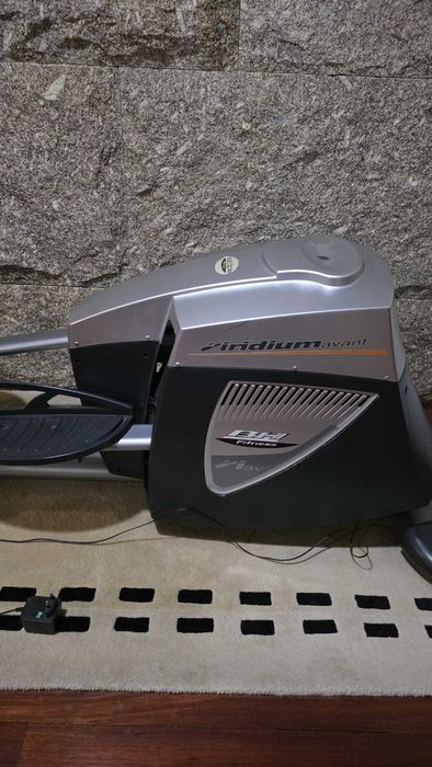Elíptica BH Fitness Iridium Avant G245 – Como Nova | Muito Robusta