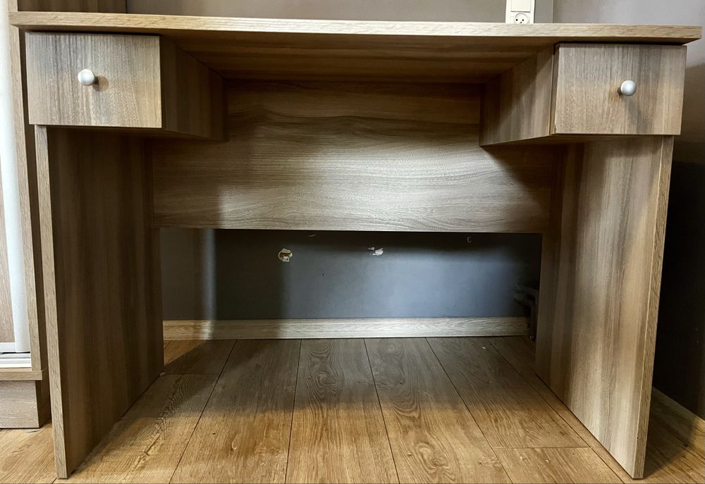 Biurko młodzieżowe