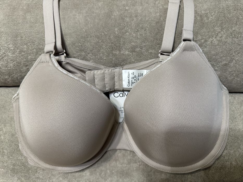 Жіночі бюстгальтери Calvin Klein на кісточках та мʼякі