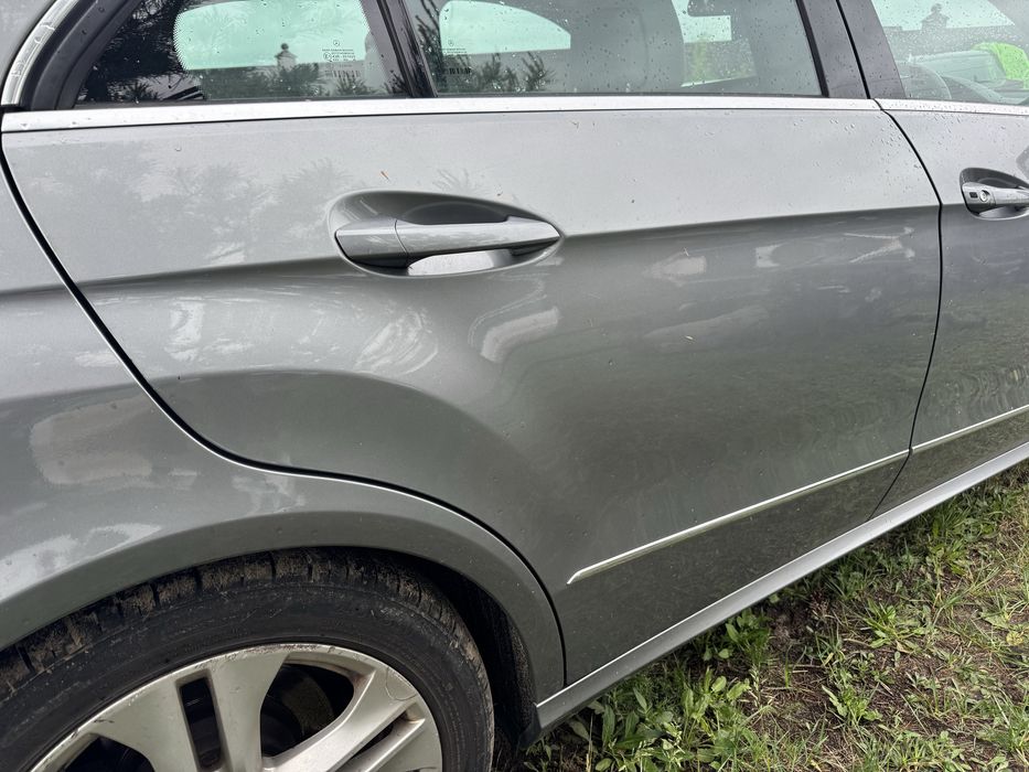 Двері w212 mercedes мерседес дверь 792 колір запчастини двери