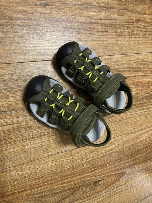 Сандалі 28 розмір