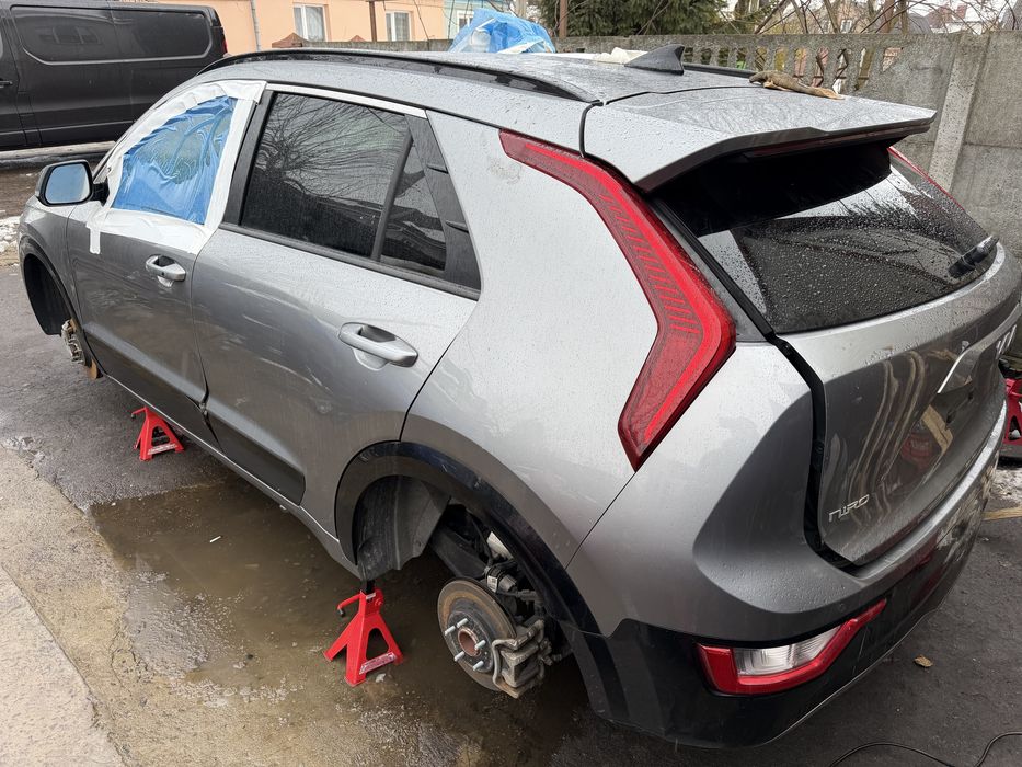 Kia Niro 2 II 2022 - 2026 року Ляда Кришка багажника Бампер задній Підсилювач Фонарь лівий правий Пластик багажника весь комплект РОЗБОРКА  ЗАПЧАСТИНИ
