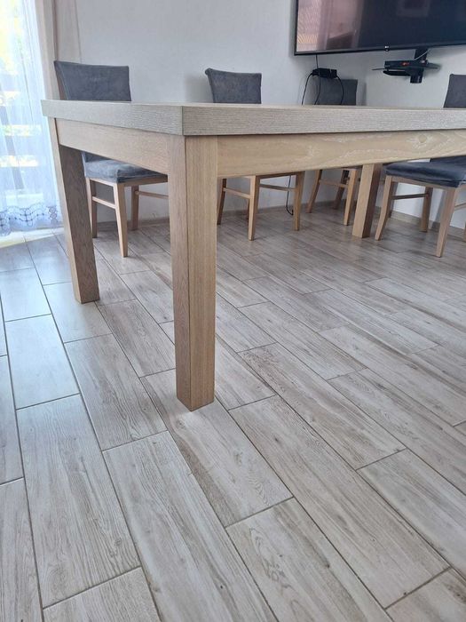 Stół jadalniany + 8 krzeseł