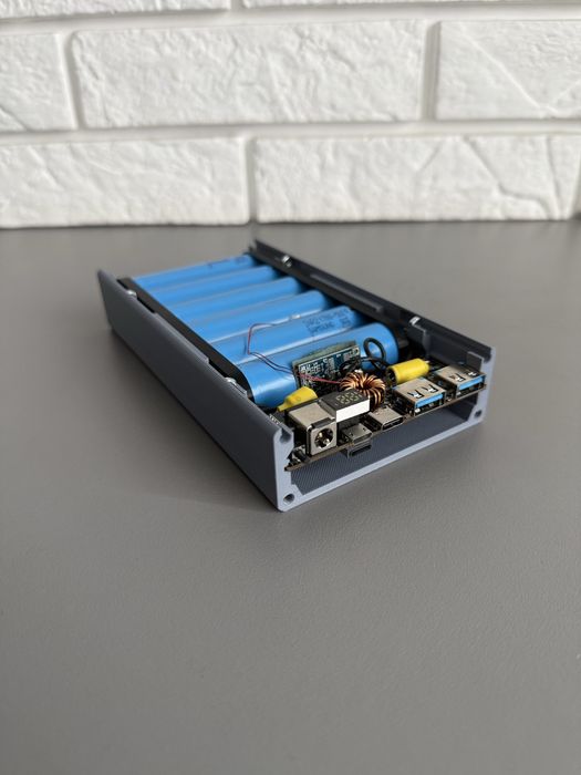 Потужний Powerbank 30 000mAh 65w для ноутбука/роутера